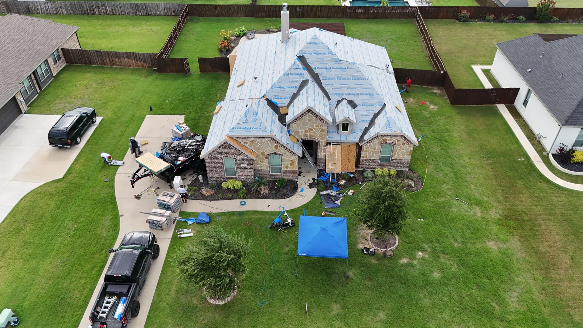 Gallery photos for Roof Replacement Underway in Waxahachie With CertainTeed Shingles: Image #1